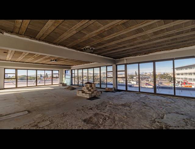 2,400M² BUSINESS CENTRE FOR SALE IN MILNERTON CENTRAL